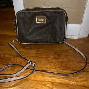 MICHAEL KORS CROSSBODY